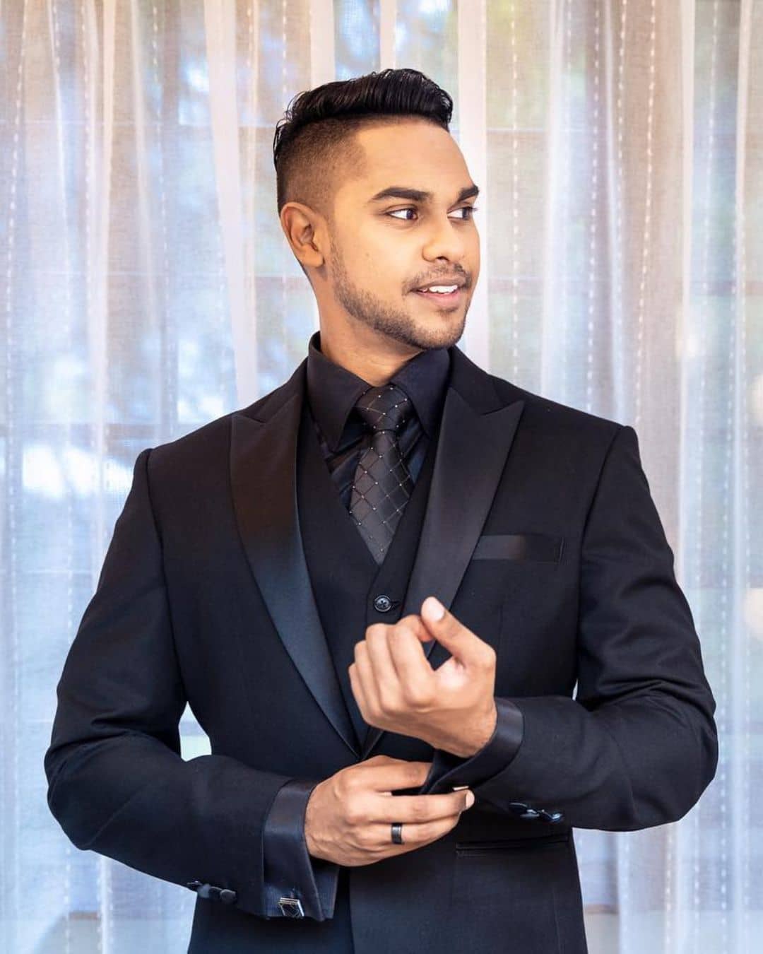 Tuxedos and Formals Image 3-1 (1)